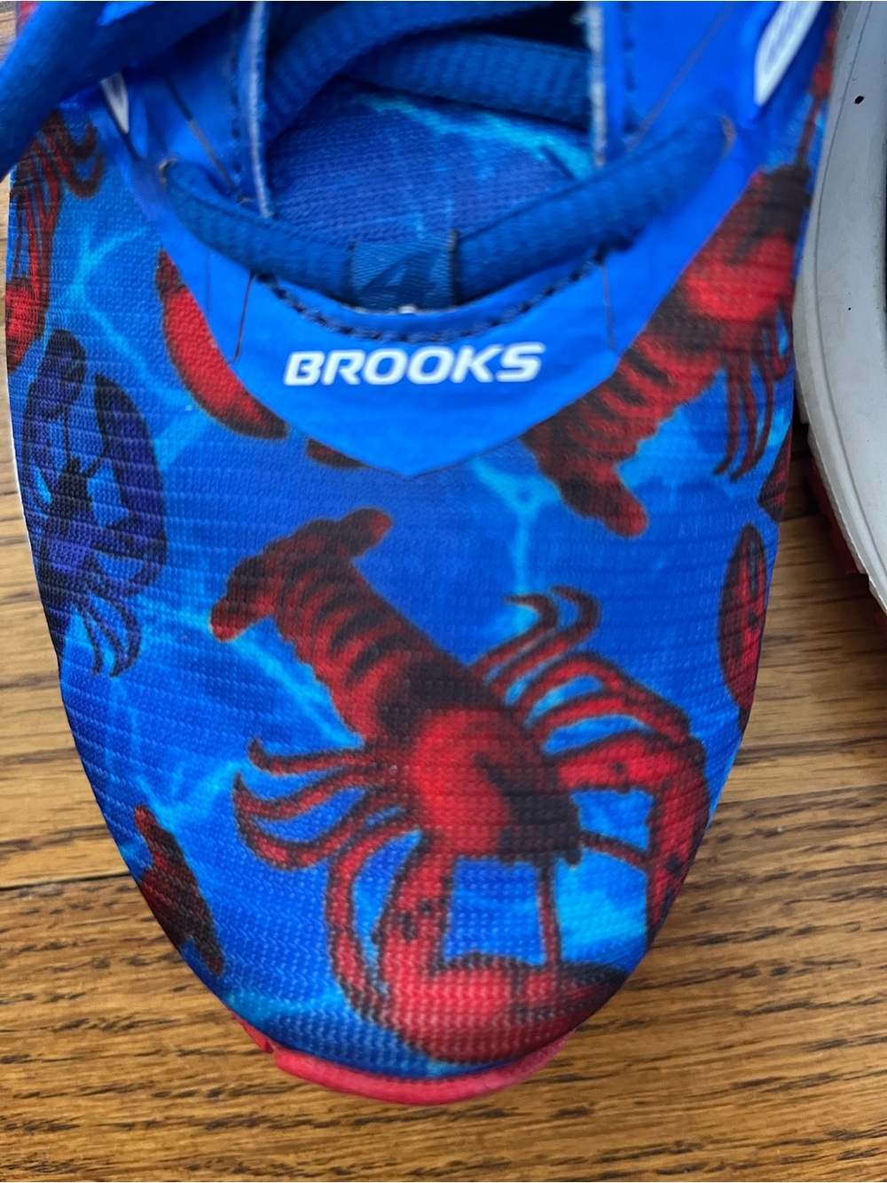 Brooks Launch 4 “Lobster Boston Edition” Running Shoes - Picture 5 of 10